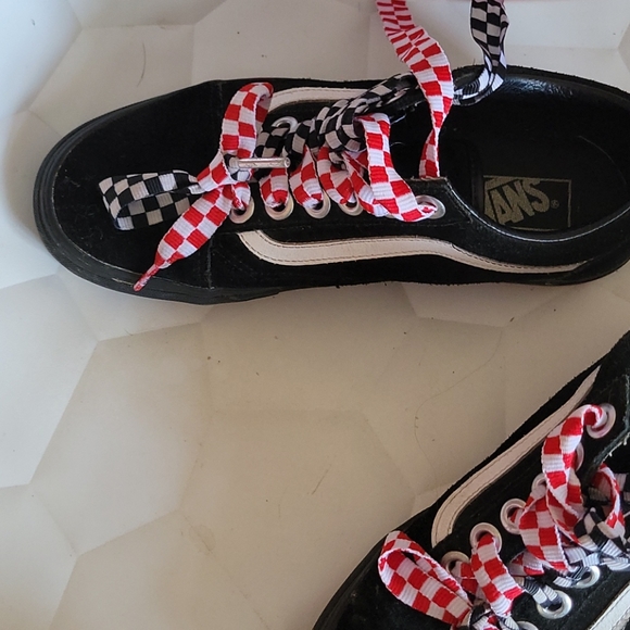 Gently used vans - Picture 3 of 4